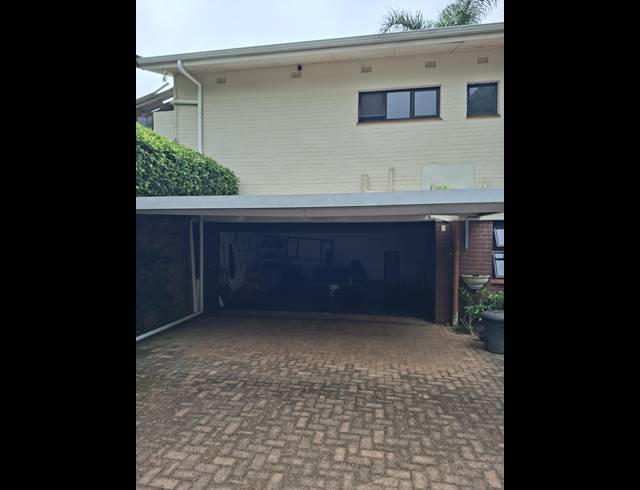 5 BEDROOM FREEHOLD FOR SALE IN UVONGO